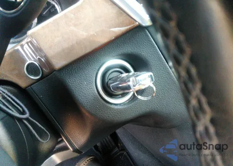 2012 Mercedes-Benz E 350 4Matic z USA, uszkodzony, nr VIN WDDHF8JB5CA572833